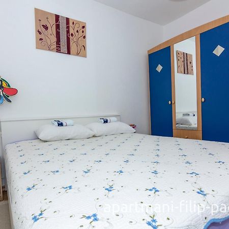Apartmani Filip Pag Town Exterior photo